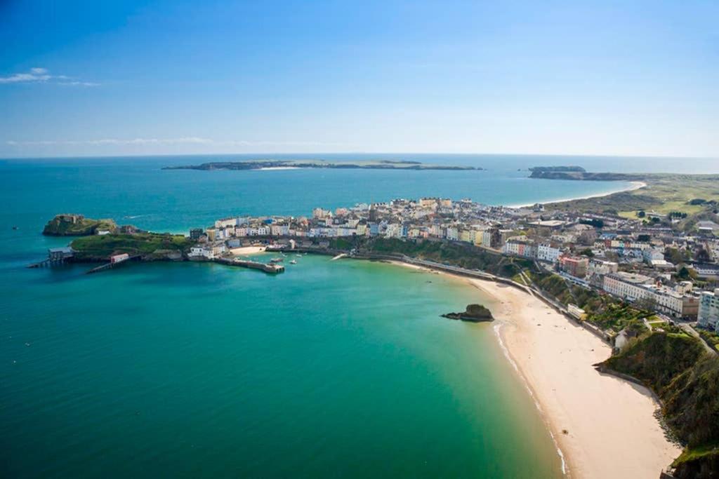 Beautiful Apartment With Private Pool Near Tenby Kilgetty Luaran gambar