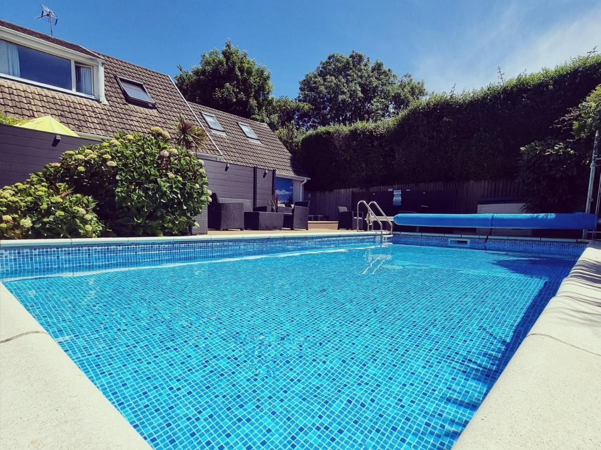 Beautiful Apartment With Private Pool Near Tenby Kilgetty Luaran gambar