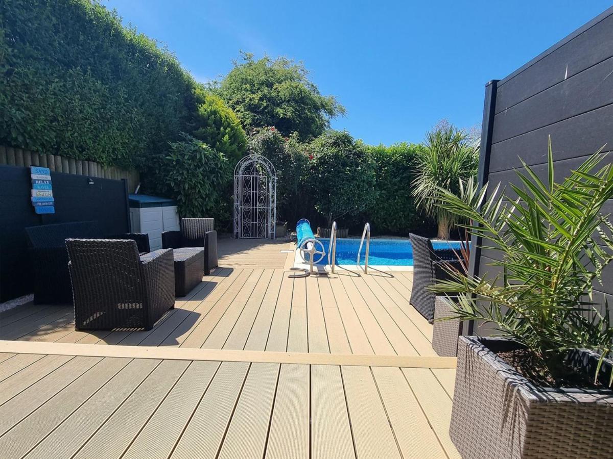 Beautiful Apartment With Private Pool Near Tenby Kilgetty Luaran gambar