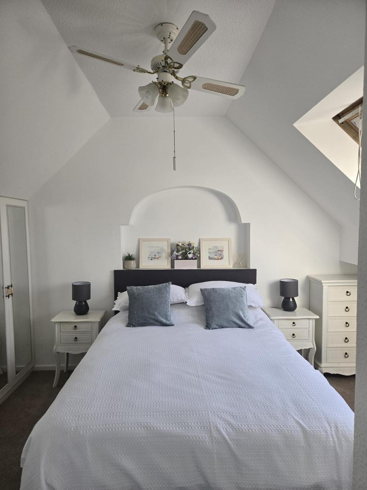 Beautiful Apartment With Private Pool Near Tenby Kilgetty Luaran gambar